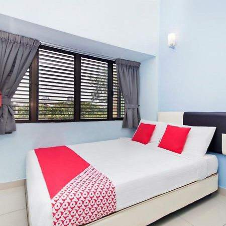 Oyo 220 Hotel Sri Maluri กัวลาลัมเปอร์ ภายนอก รูปภาพ