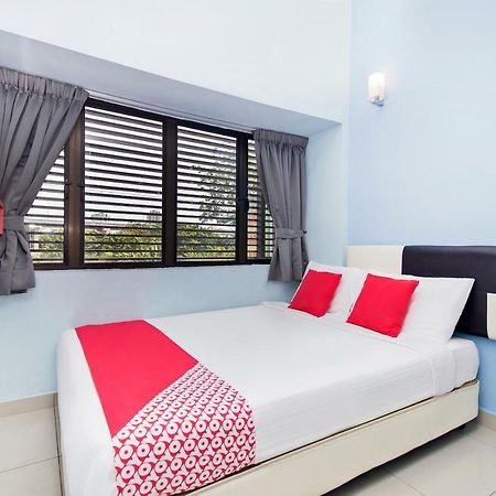 Oyo 220 Hotel Sri Maluri กัวลาลัมเปอร์ ภายนอก รูปภาพ