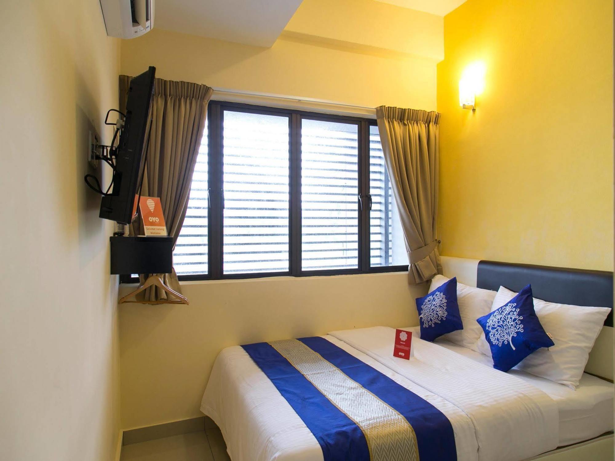 Oyo 220 Hotel Sri Maluri กัวลาลัมเปอร์ ภายนอก รูปภาพ