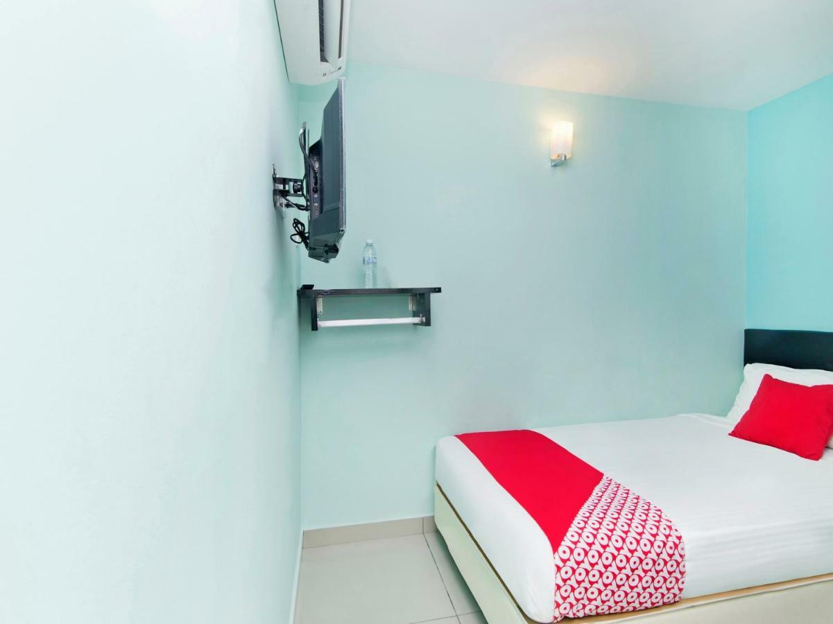 Oyo 220 Hotel Sri Maluri กัวลาลัมเปอร์ ภายนอก รูปภาพ