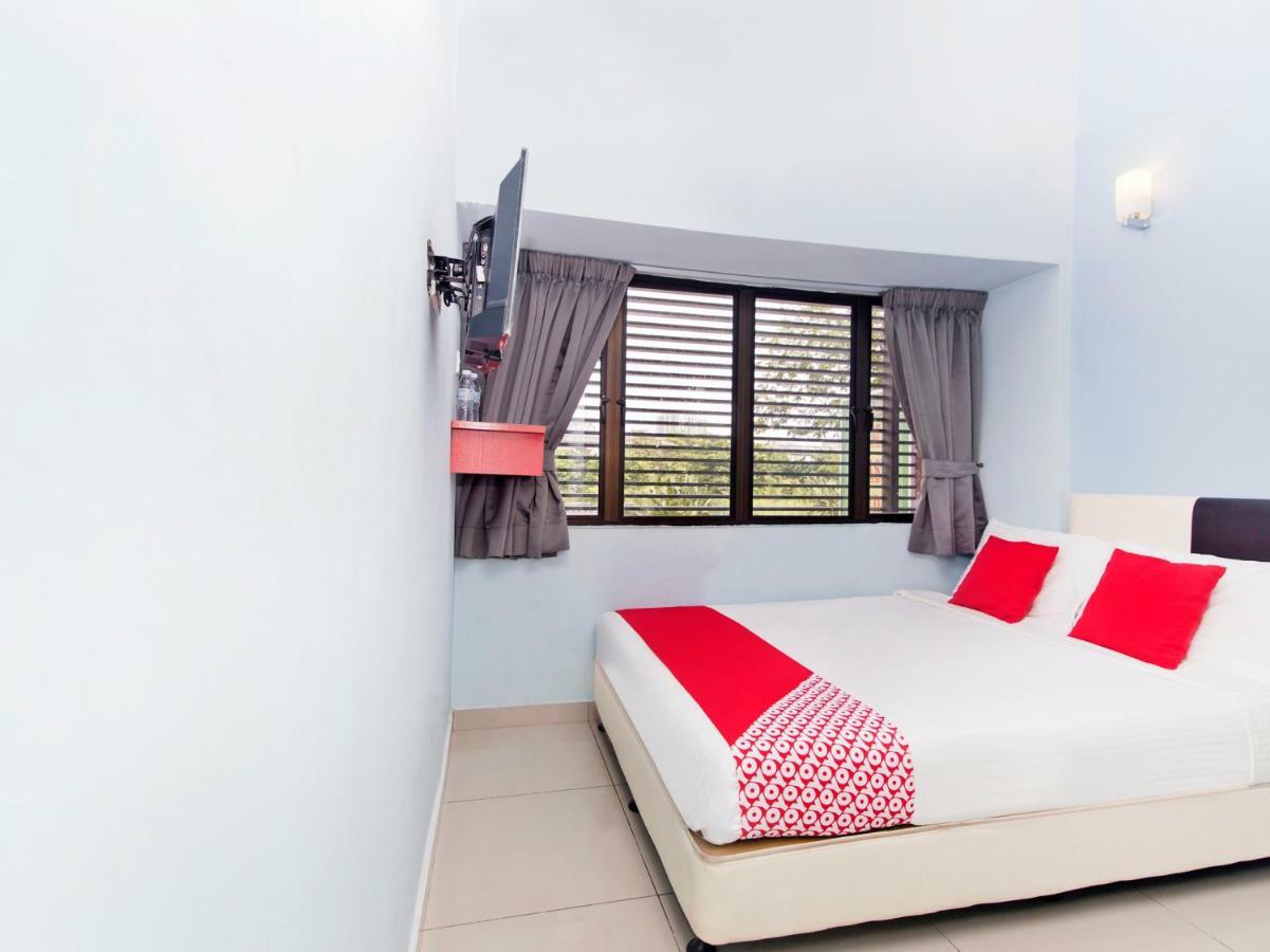 Oyo 220 Hotel Sri Maluri กัวลาลัมเปอร์ ภายนอก รูปภาพ