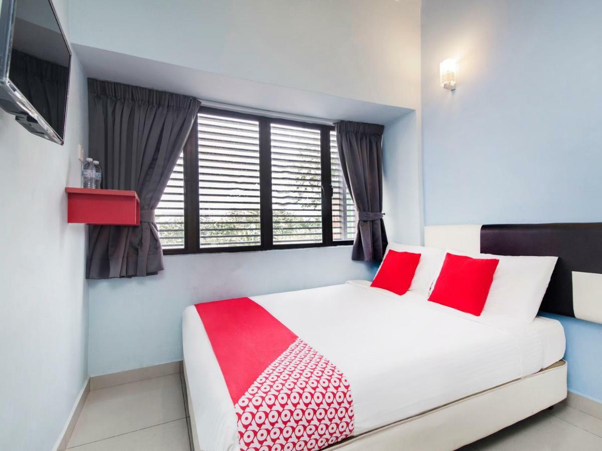 Oyo 220 Hotel Sri Maluri กัวลาลัมเปอร์ ภายนอก รูปภาพ