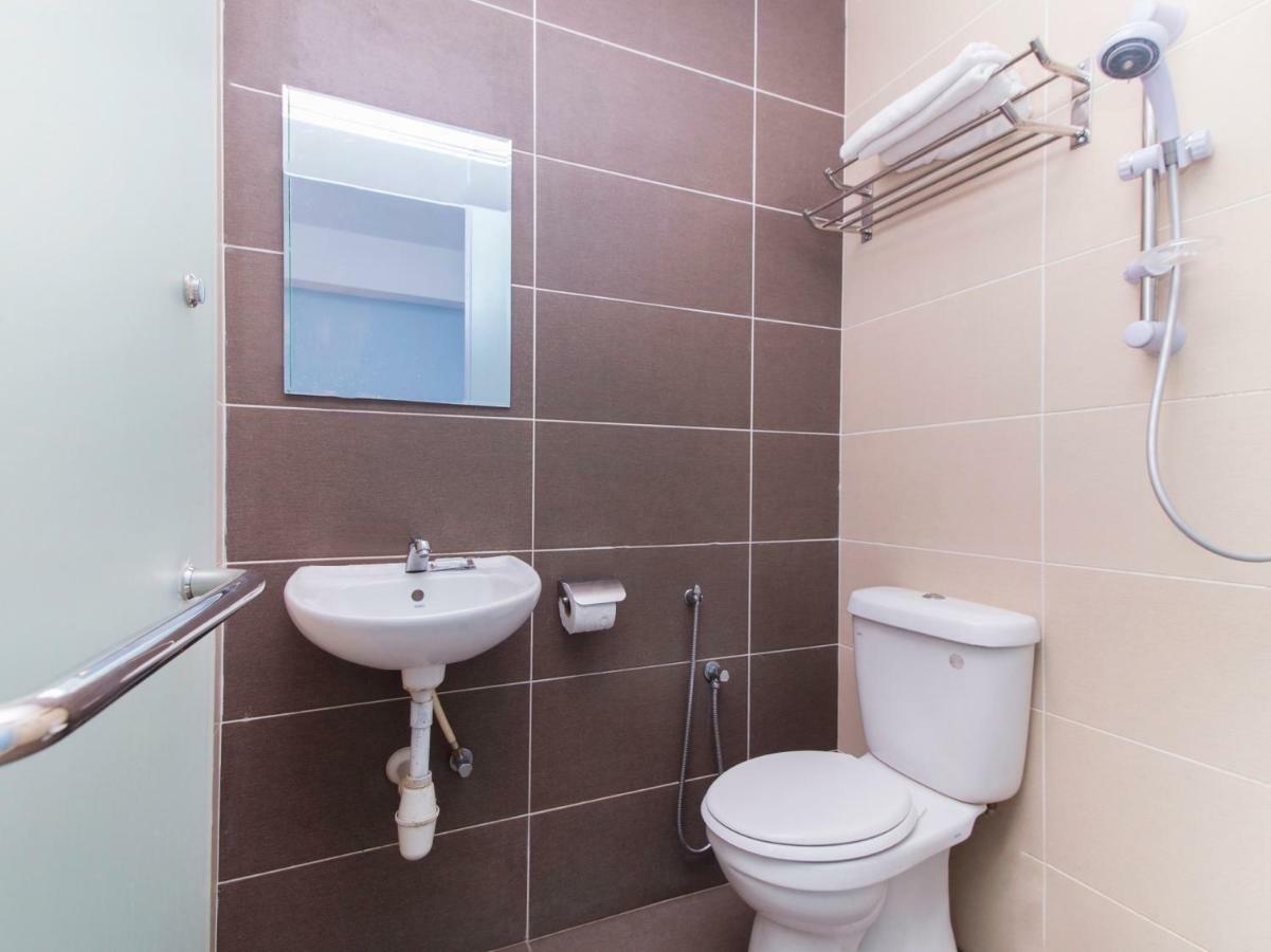 Oyo 220 Hotel Sri Maluri กัวลาลัมเปอร์ ภายนอก รูปภาพ