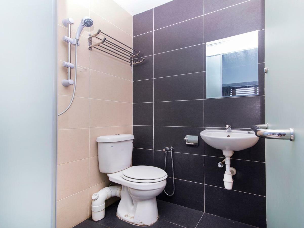 Oyo 220 Hotel Sri Maluri กัวลาลัมเปอร์ ภายนอก รูปภาพ