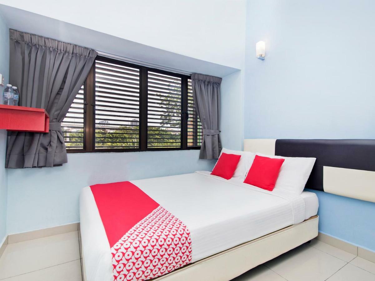 Oyo 220 Hotel Sri Maluri กัวลาลัมเปอร์ ภายนอก รูปภาพ
