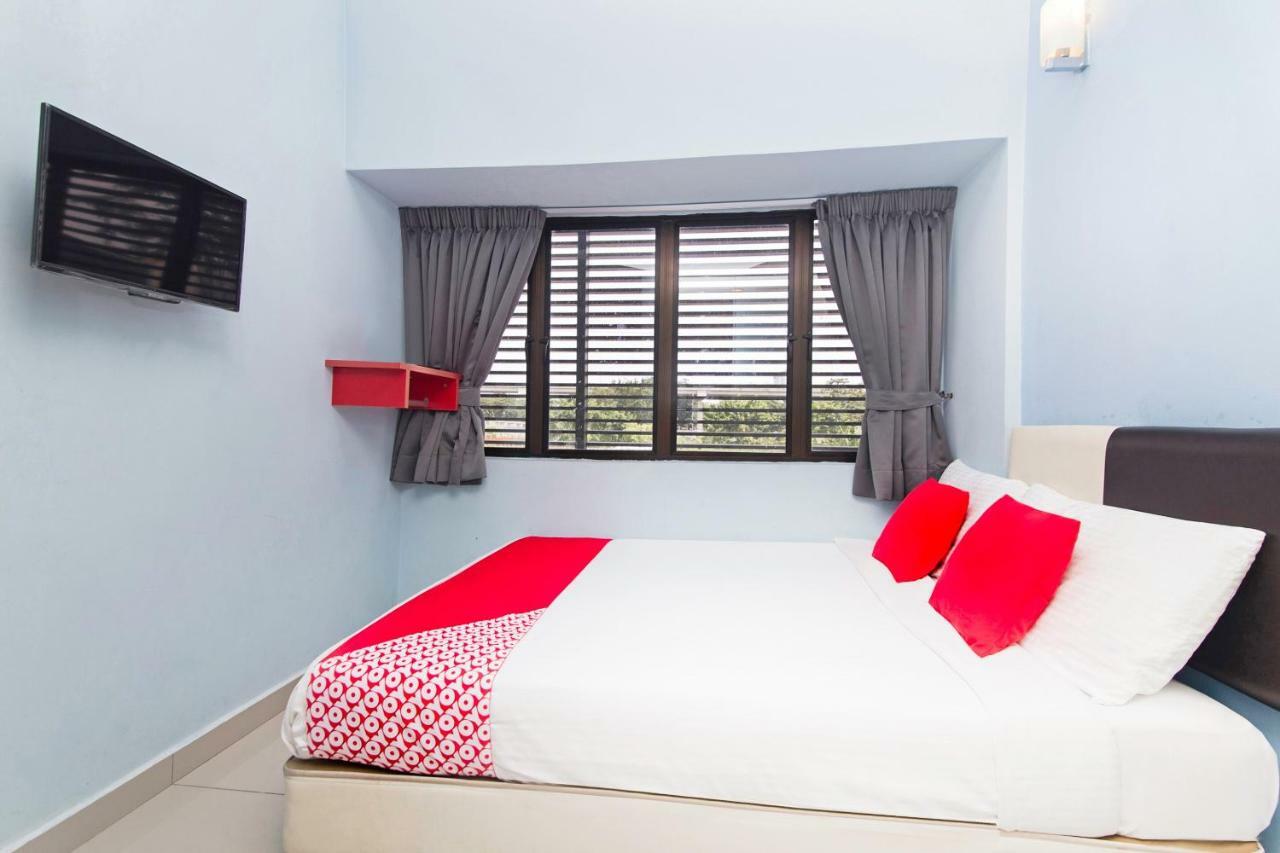 Oyo 220 Hotel Sri Maluri กัวลาลัมเปอร์ ภายนอก รูปภาพ