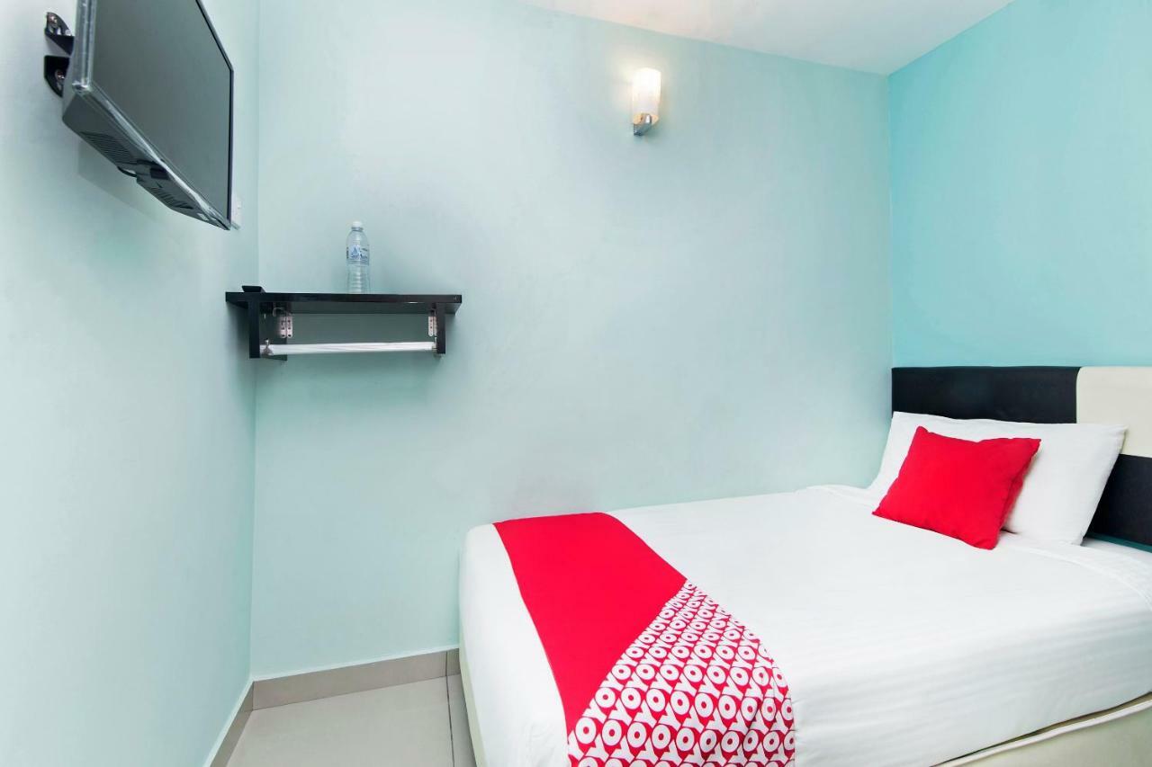 Oyo 220 Hotel Sri Maluri กัวลาลัมเปอร์ ภายนอก รูปภาพ
