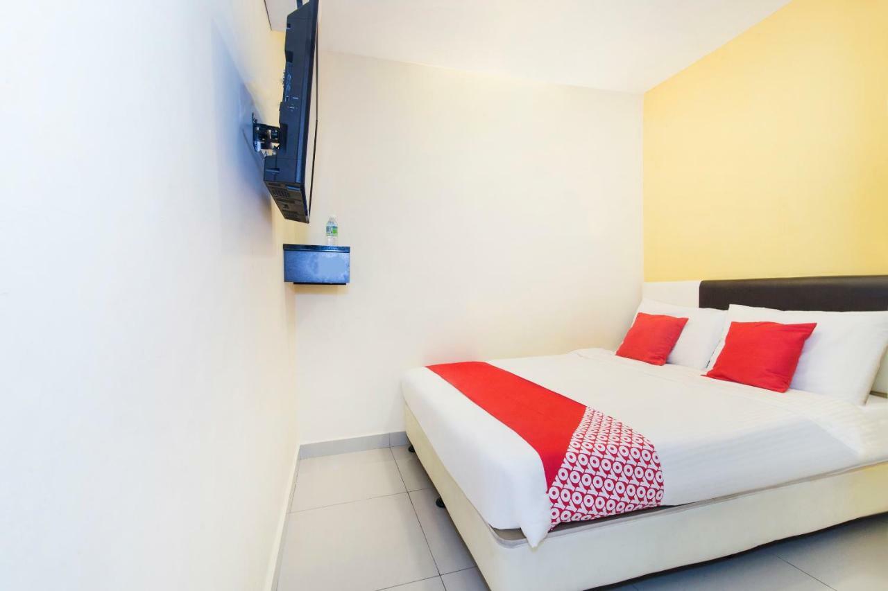Oyo 220 Hotel Sri Maluri กัวลาลัมเปอร์ ภายนอก รูปภาพ
