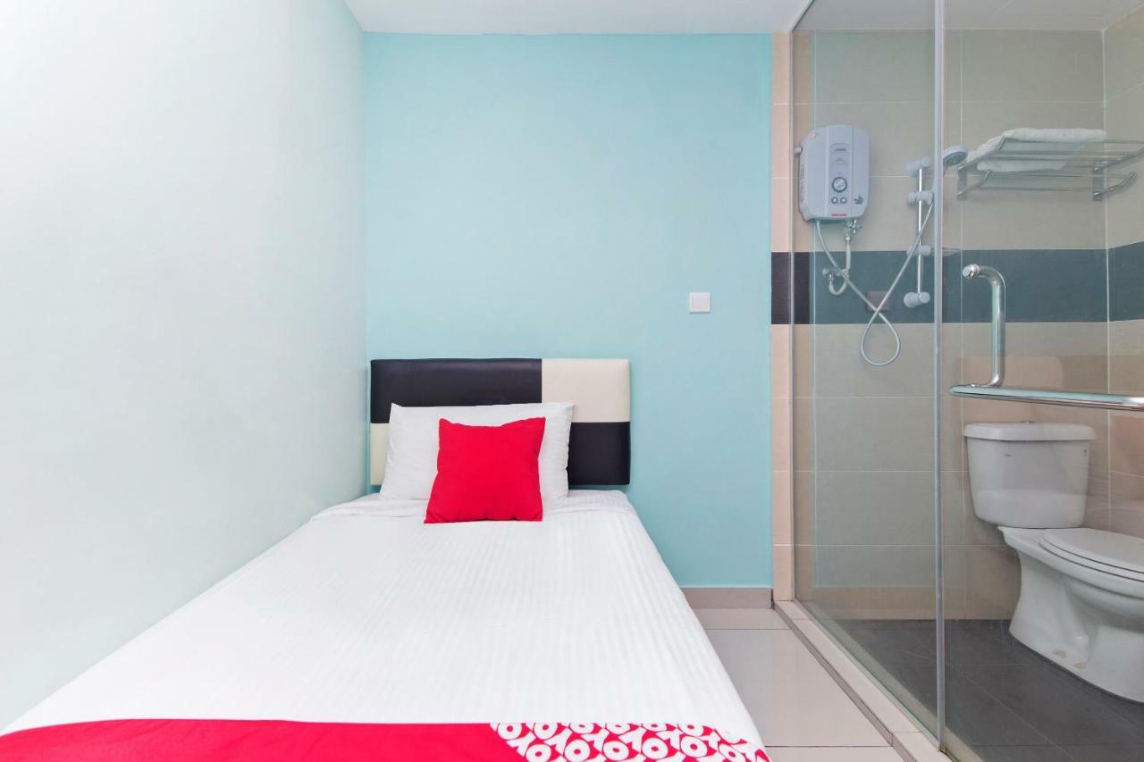 Oyo 220 Hotel Sri Maluri กัวลาลัมเปอร์ ภายนอก รูปภาพ