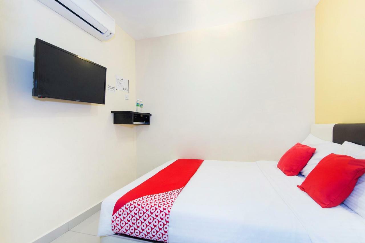 Oyo 220 Hotel Sri Maluri กัวลาลัมเปอร์ ภายนอก รูปภาพ