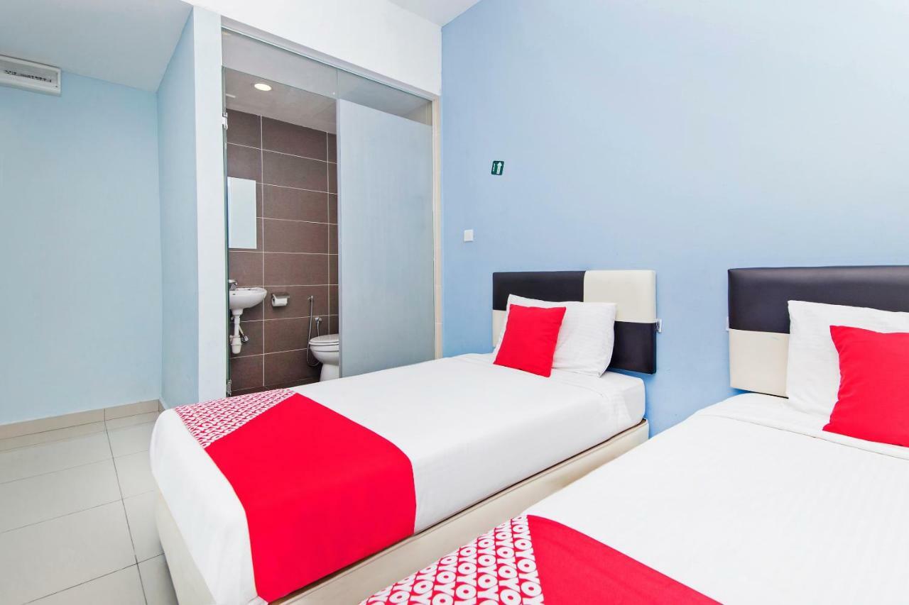 Oyo 220 Hotel Sri Maluri กัวลาลัมเปอร์ ภายนอก รูปภาพ