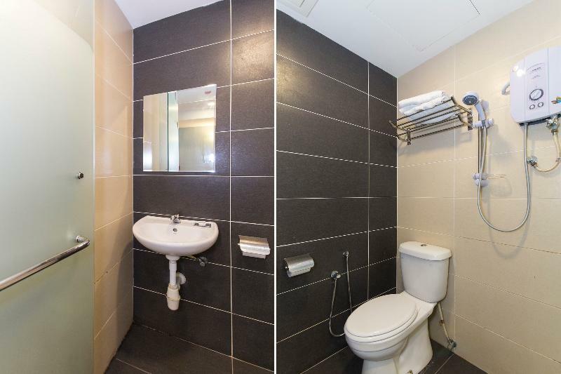 Oyo 220 Hotel Sri Maluri กัวลาลัมเปอร์ ภายนอก รูปภาพ